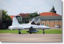 FreedomFighter SF-5B EdA-Ala23-Meeting-BA102-Dijon-Longvic-30juin2008-DSC_0155.jpg